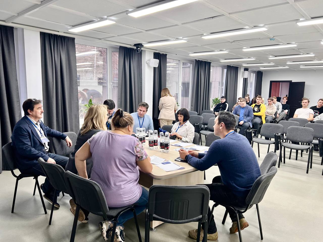 В Красноярске прошла III Международная Школа-семинар по гибридным методам моделирования: ученые из России, Сербии, Греции и Индии обсудили передовые технологии искусственного интеллекта и их применение в различных областях